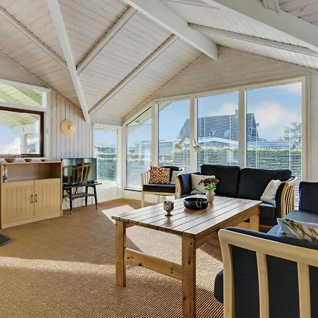 3 Bedroom Lovely In Broager