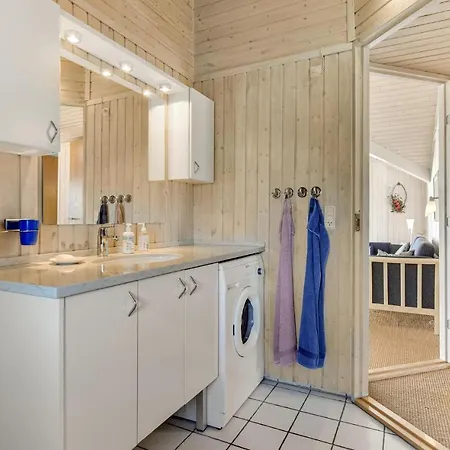 3 Bedroom Lovely In Broager