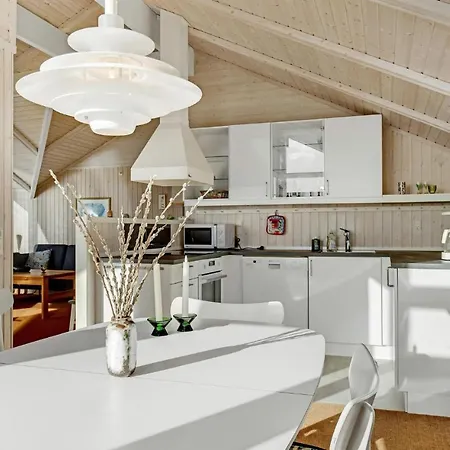 Сasa de vacaciones 3 Bedroom Lovely In